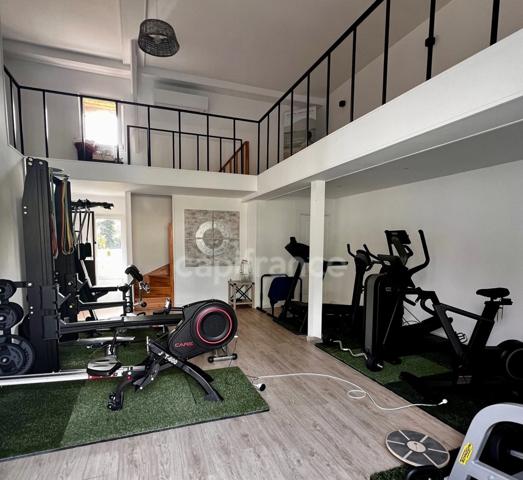 Propriété de 3 maisons dans un cadre bucolique avec plus de 3 hectares - à 20min de LA ROCHELLE