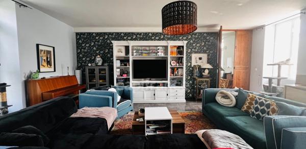 Propriété de 3 maisons dans un cadre bucolique avec plus de 3 hectares - à 20min de LA ROCHELLE