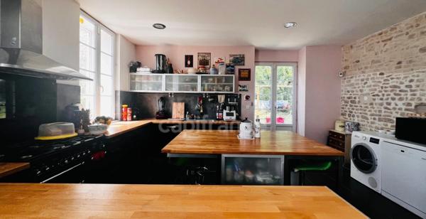 Propriété de 3 maisons dans un cadre bucolique avec plus de 3 hectares - à 20min de LA ROCHELLE