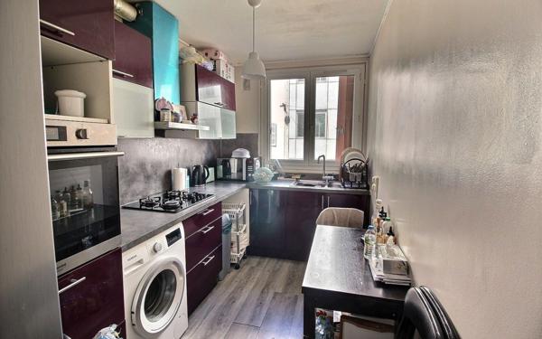 Appartement à vendre    2 pièces • 42,10 m2 Paris 17