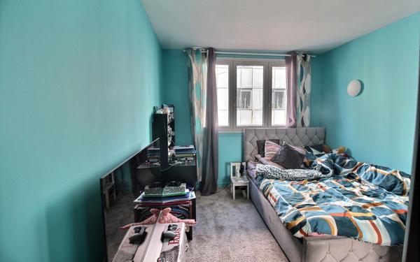 Appartement à vendre    2 pièces • 42,10 m2 Paris 17