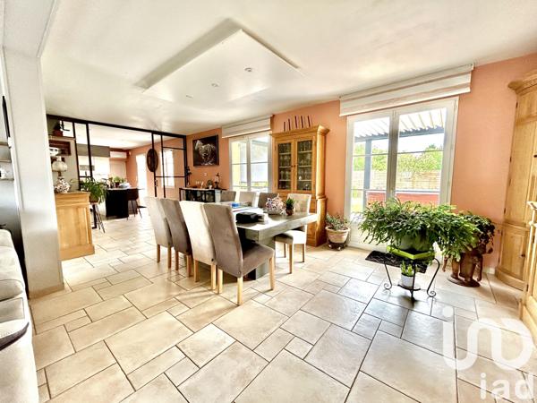 Maison à vendre 7 pièces 213 m² Fouchères