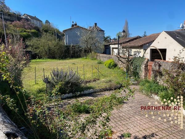 Maison de ville à rafraichir avec garage