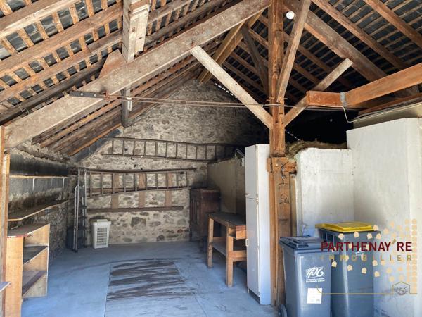Maison de ville à rafraichir avec garage
