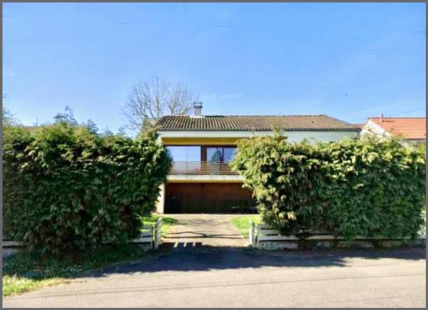 Ancienne maison d'architecte lumineuse, 3 chambres, double garage, beaux volumes, terrain encore constructible