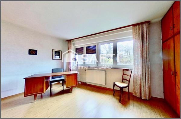 Ancienne maison d'architecte lumineuse, 3 chambres, double garage, beaux volumes, terrain encore constructible