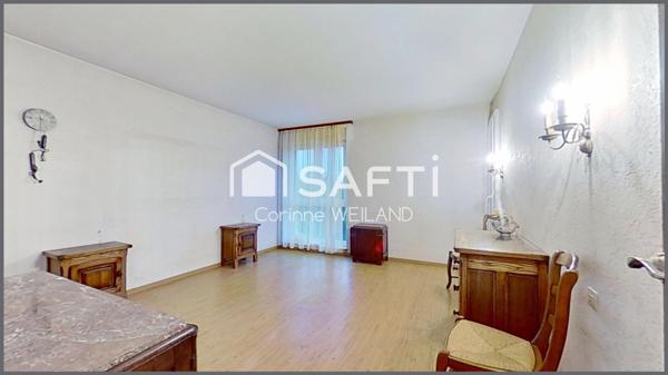 Ancienne maison d'architecte lumineuse, 3 chambres, double garage, beaux volumes, terrain encore constructible