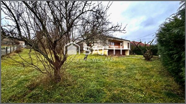 Ancienne maison d'architecte lumineuse, 3 chambres, double garage, beaux volumes, terrain encore constructible