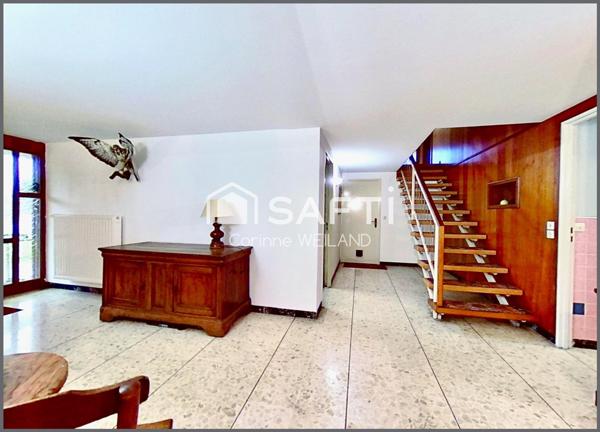 Ancienne maison d'architecte lumineuse, 3 chambres, double garage, beaux volumes, terrain encore constructible