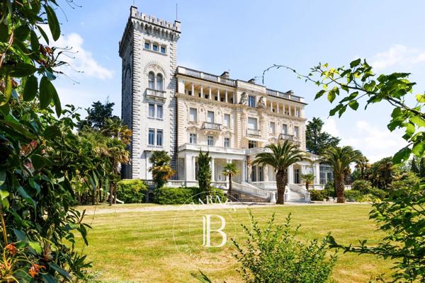 Pau, Appartement 3 Chambres -  298 m² à vendre
