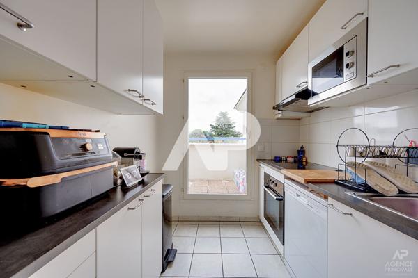 Appartement Rueil Malmaison 5 pièce(s) 109.70 m2 €970 000 ** - Référence 19542