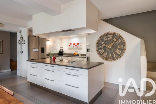 Maison à vendre 15 pièces 266 m² La Tronche
