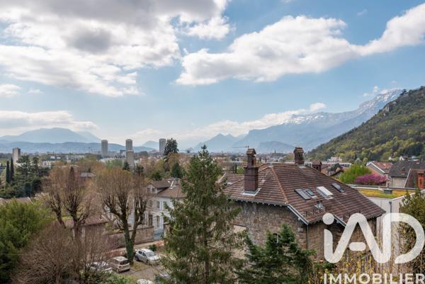 Maison à vendre 15 pièces 266 m² La Tronche