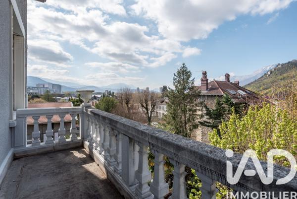 Maison à vendre 15 pièces 266 m² La Tronche