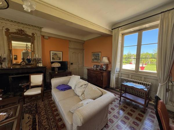 Maison 10 pièces 380m² à vendre à Bourg-en-Bresse 01000