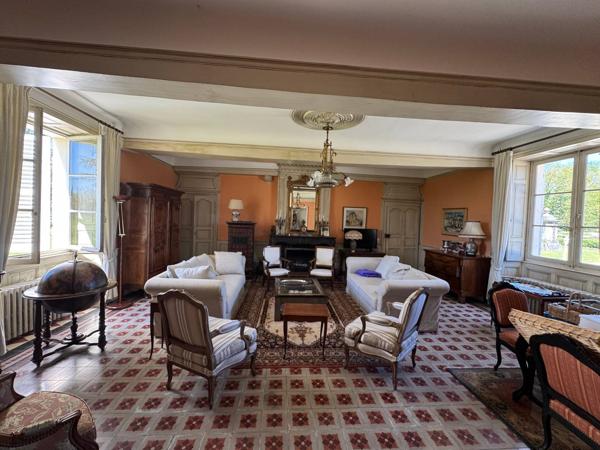 Maison 10 pièces 380m² à vendre à Bourg-en-Bresse 01000