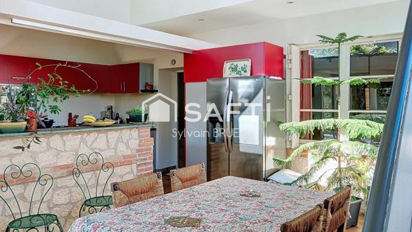 Ensemble immobilier rare – 2 maisons, piscine et dépendance