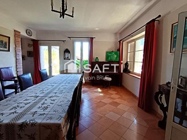 Ensemble immobilier rare – 2 maisons, piscine et dépendance