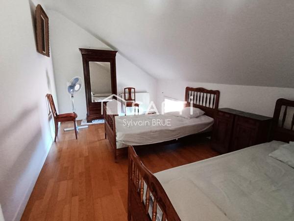 Ensemble immobilier rare – 2 maisons, piscine et dépendance