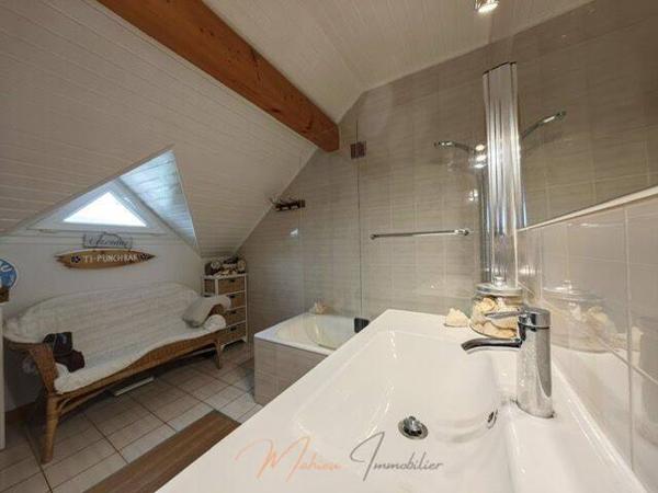 Maison 5 pièces 200m² à vendre à Cessy 01170
