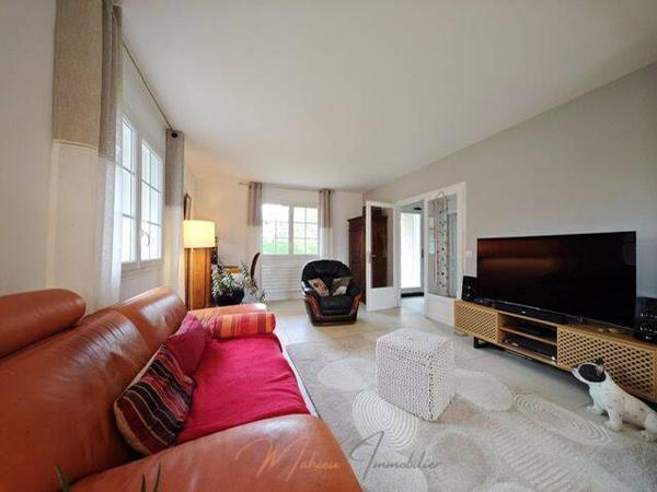 Maison 5 pièces 200m² à vendre à Cessy 01170