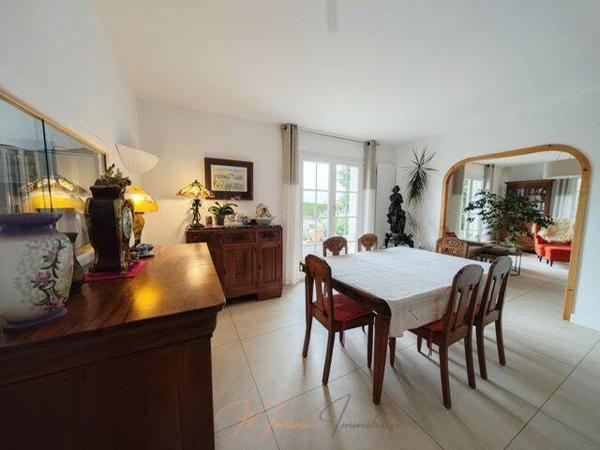 Maison 5 pièces 200m² à vendre à Cessy 01170