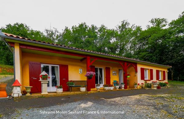Maison rénovée de plain-pied avec jardin au calme