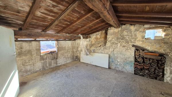 Maison sur trois niveaux à Saintes 3 pièce(s) 43m² habitable