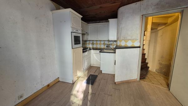 Maison sur trois niveaux à Saintes 3 pièce(s) 43m² habitable