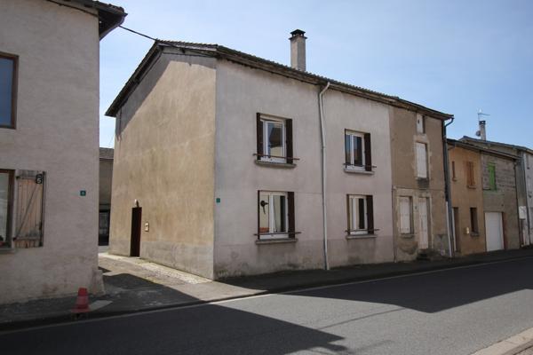 Randan (63310) MAISON 114M2 4P AVEC GRANGE ET TERRAIN A RANDAN