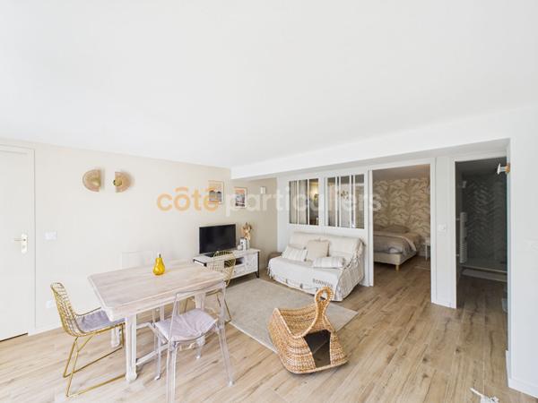 Vente Maison225 m² - 10 Pièces - VILLENAVE D ORNON (33140)