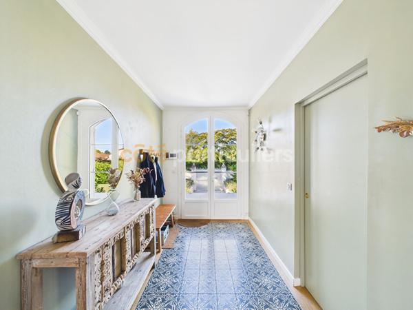 Vente Maison225 m² - 10 Pièces - VILLENAVE D ORNON (33140)