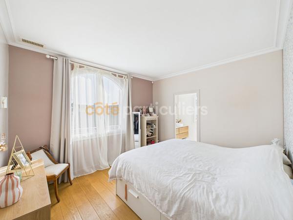 Vente Maison225 m² - 10 Pièces - VILLENAVE D ORNON (33140)