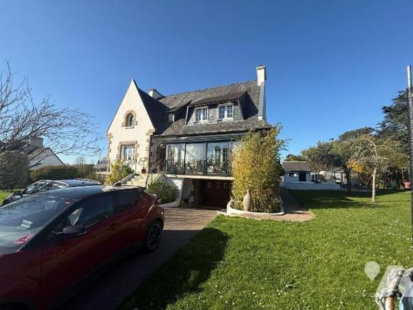 A VENDRE, PLESTIN LES GREVES

Situé entre le centre de PLESTIN LES GREVES et ses plages, 
Dé...