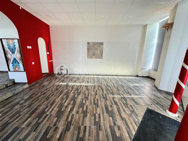 Local d activites de 90,94 m²