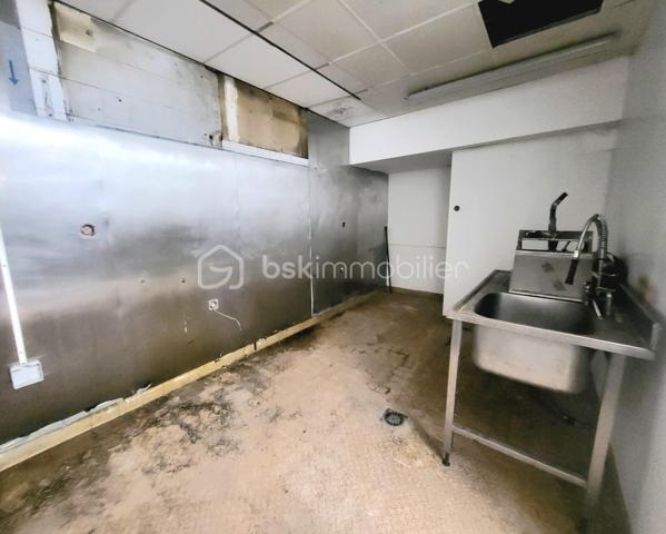 Local d activites de 90,94 m²