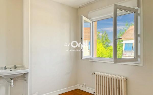 Maison à vendre    5 pièces •  Cosne-d'Allier