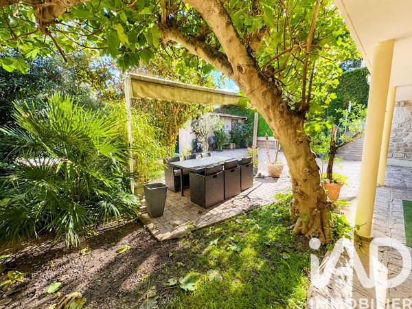 Maison à vendre 8 pièces 167 m² Le Mesnil-le-Roi