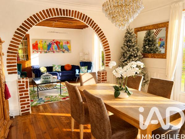 Maison à vendre 8 pièces 167 m² Le Mesnil-le-Roi