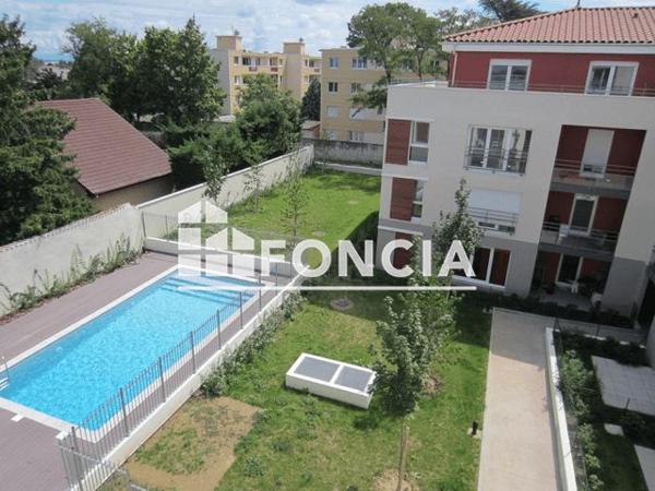 Location Studio 30.18 m² - 1/3/5 PASSAGE ANTOINE VACHER Meyzieu 69330