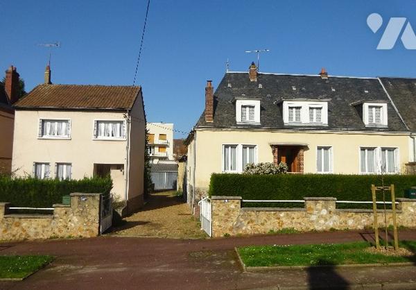 ENSEMBLE DE DEUX MAISONS A VENDRE AU CENTRE DE NOGENT LE ROTROU