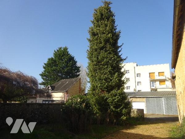 ENSEMBLE DE DEUX MAISONS A VENDRE AU CENTRE DE NOGENT LE ROTROU