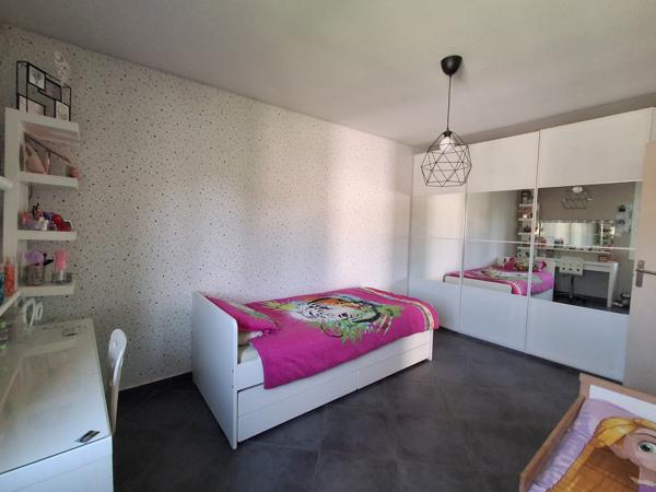 Pennes-Mirabeau (13170) Villa type 4 de plain pied avec piscine et garage