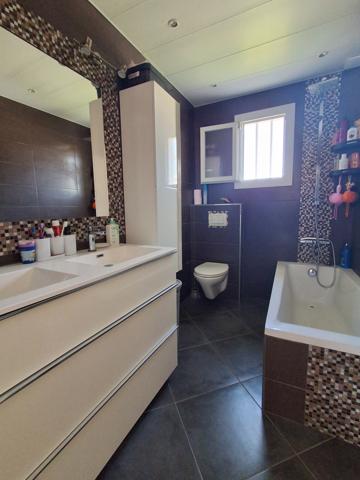 Pennes-Mirabeau (13170) Villa type 4 de plain pied avec piscine et garage