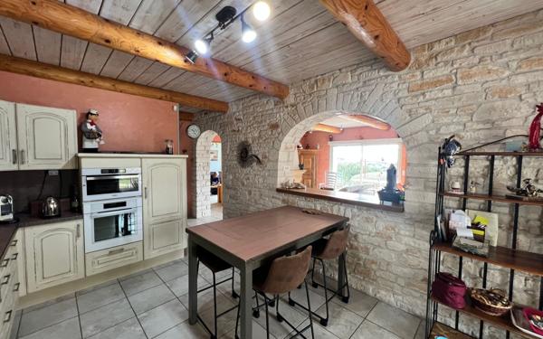 Maison à vendre    5 pièces • 147 m2 Orgnac-l'Aven