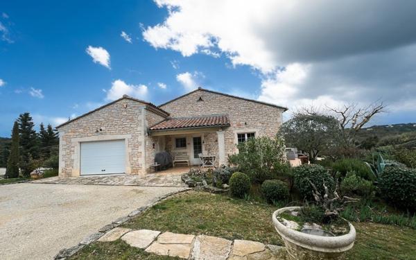 Maison à vendre    5 pièces • 147 m2 Orgnac-l'Aven