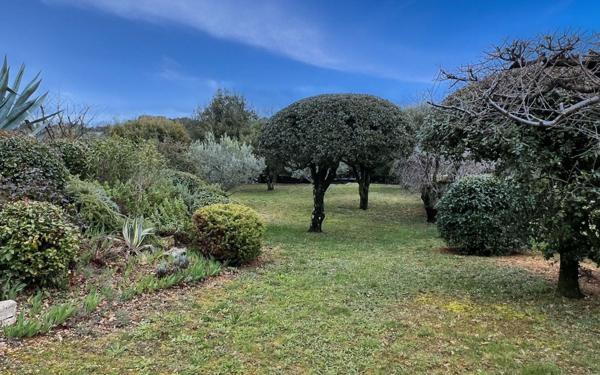 Maison à vendre    5 pièces • 147 m2 Orgnac-l'Aven