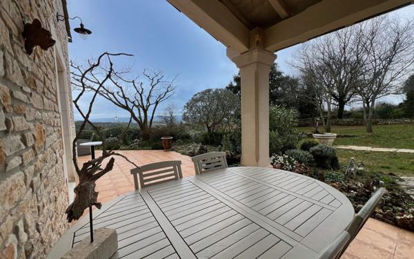 Maison à vendre    5 pièces • 147 m2 Orgnac-l'Aven