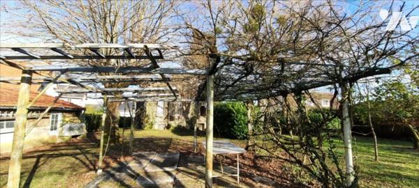 Ravissante Meulière à rafraîchir à Ecueillé (36240)