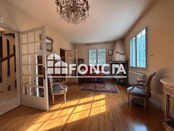 À vendre Maison 8 pièces 307 m² - Besançon 25000